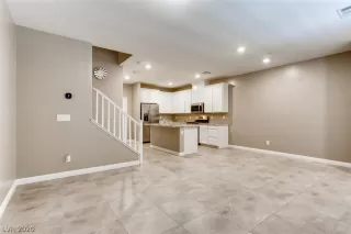 Photo #4: 2203665 Listing