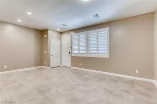 Photo #5: 2203665 Listing