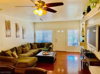 Photo #2: 2203670 Listing