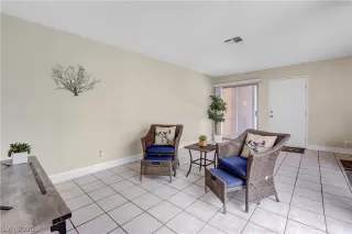 Photo #6: 2203692 Listing 