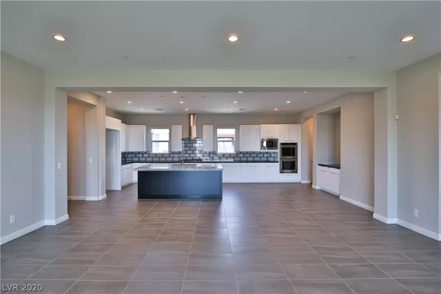 MLS: 2203739 Condo For Sale