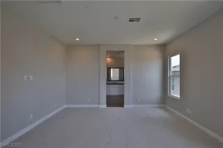 Photo #5: 2203739 Listing