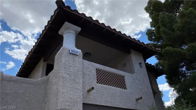 MLS: 2203751 Condo For Sale