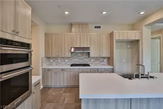 Photo #1: 2203755 Listing