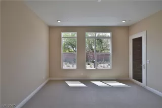 Photo #5: 2203755 Listing