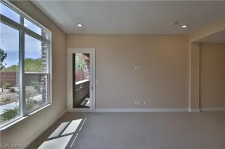 Photo #6: 2203755 Listing