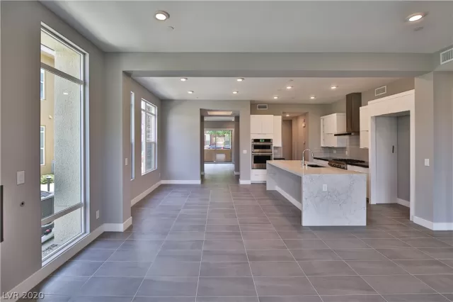 MLS: 2203769 Condo For Sale