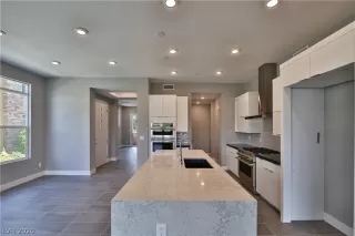 Photo #1: 2203769 Listing