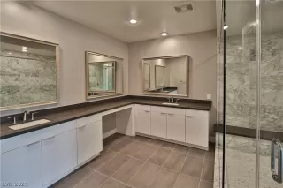 Photo #4: 2203769 Listing