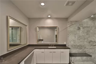 Photo #5: 2203769 Listing