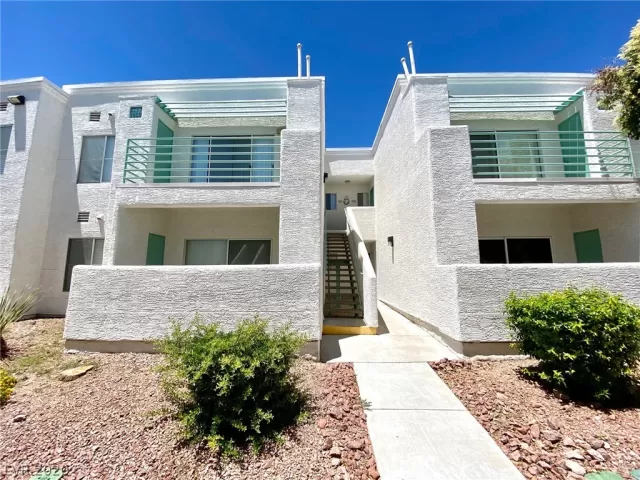 MLS: 2203777 Condo For Sale