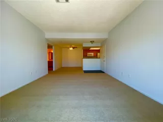 Photo #4: 2203777 Listing