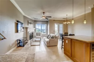 Photo #3: 2203782 Listing