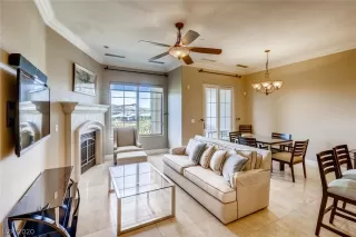 Photo #4: 2203782 Listing