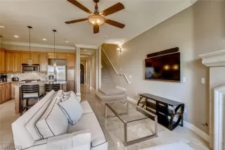 Photo #5: 2203782 Listing