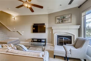 Photo #6: 2203782 Listing