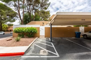 Photo #5: 2203839 Listing