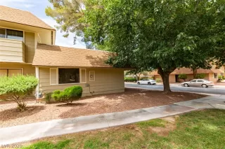 Photo #6: 2203839 Listing