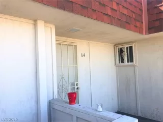 Photo #1: 2203852 Listing