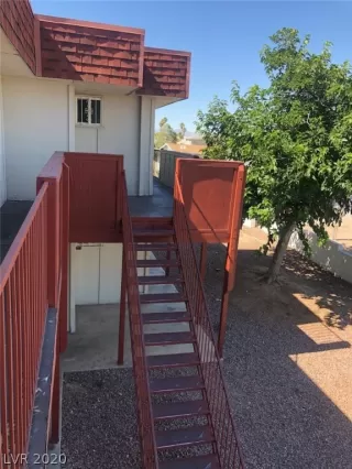 Photo #2: 2203852 Listing