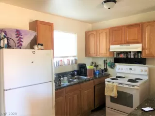 Photo #3: 2203852 Listing