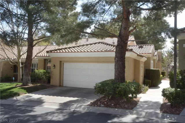 MLS: 2203901 Condo For Sale