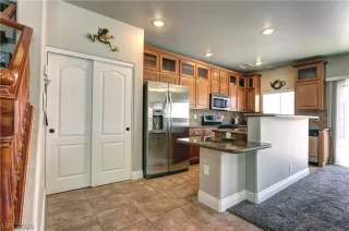 Photo #3: 2203954 Listing 