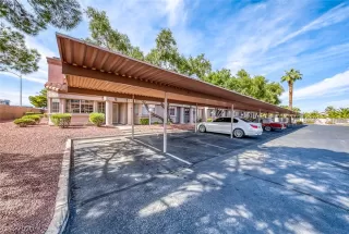 Photo #2: 2203959 Listing