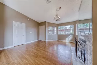 Photo #6: 2203959 Listing