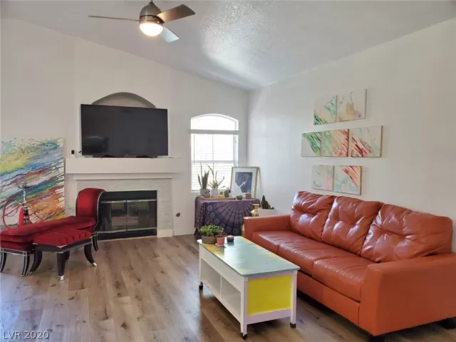 MLS: 2203983 Condo For Sale