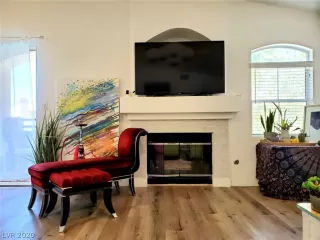 Photo #1: 2203983 Listing