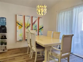 Photo #2: 2203983 Listing