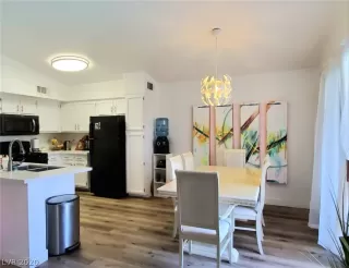 Photo #3: 2203983 Listing