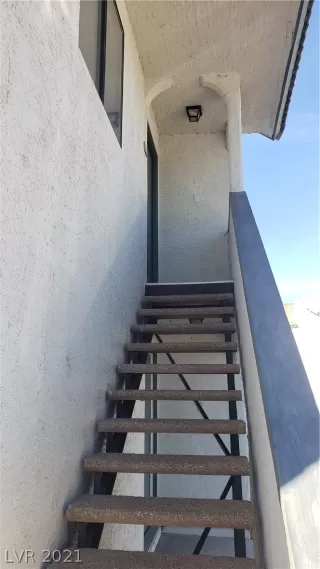 Photo #2: 2204061 Listing 