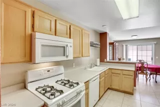 Photo #2: 2204062 Listing