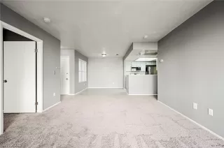 Photo #5: 2204136 Listing