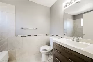 Photo #6: 2204136 Listing