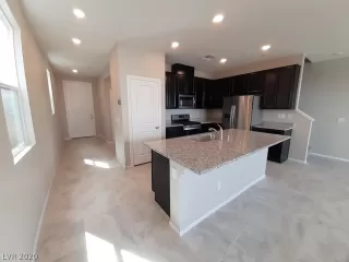 Photo #5: 2204236 Listing 