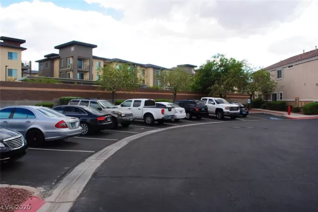 MLS: 2204334 Condo For Sale