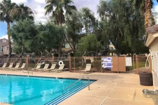 Photo #2: 2204334 Listing