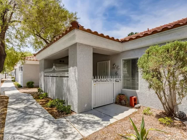 MLS: 2204405 Condo For Sale