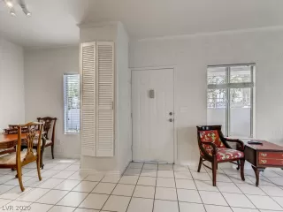 Photo #1: 2204405 Listing