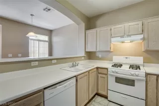 Photo #2: 2204443 Listing 