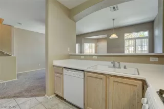 Photo #5: 2204443 Listing 