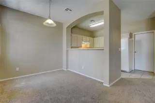 Photo #6: 2204443 Listing 