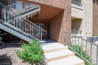 Photo #2: 2204452 Listing