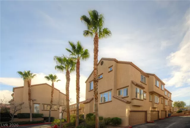 MLS: 2204515 Condo For Sale