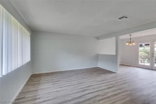 Photo #1: 2204536 Listing