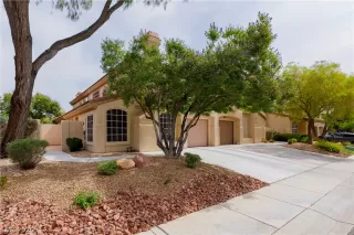 Photo #1: 2204545 Listing