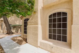 Photo #3: 2204545 Listing